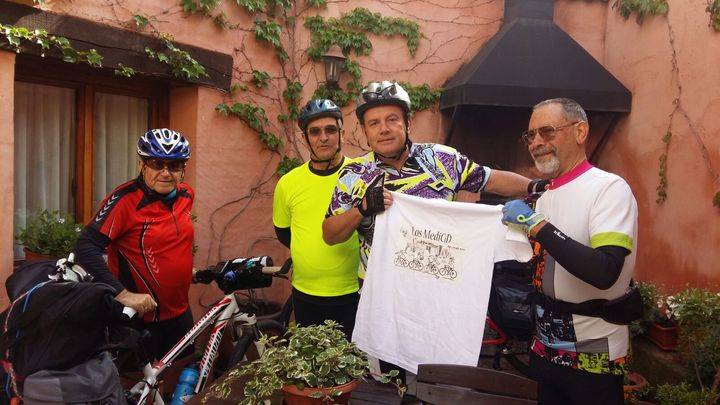 Los MediCID pasaron por Jadraque en bicicleta y al ritmo de su música