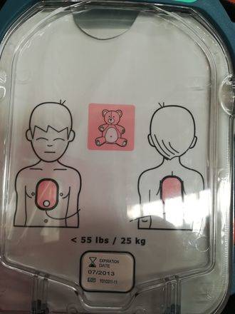 IU-Ahora Azuqueca acusa al alcalde Blanco de “dejadez” por tener los desfibriladores caducados y no cambiarlos