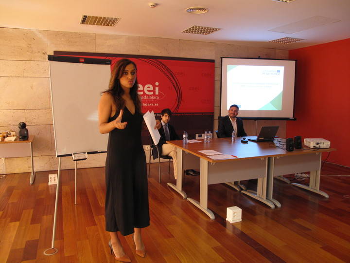 Empresarios y emprendedores se informan sobre los derechos de la propiedad intelectual online