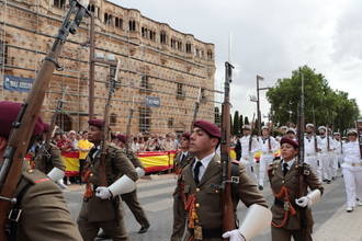 Dos mil personas asisten al Izado de la Bandera que abre los actos del Día de las Fuerzas Armadas en Guadalajara