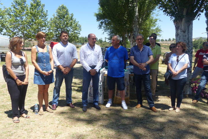José Manuel Latre destaca la labor de los ganaderos y pastores en la XXXIII Feria del Ganado en Hiendelaencina