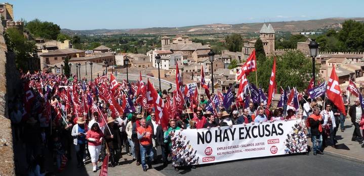 Más de 1.800 manifestantes en Guadalajara exigen este 1º de Mayo a los gobiernos y a la patronal “responsabilidad para rescatar a las personas”