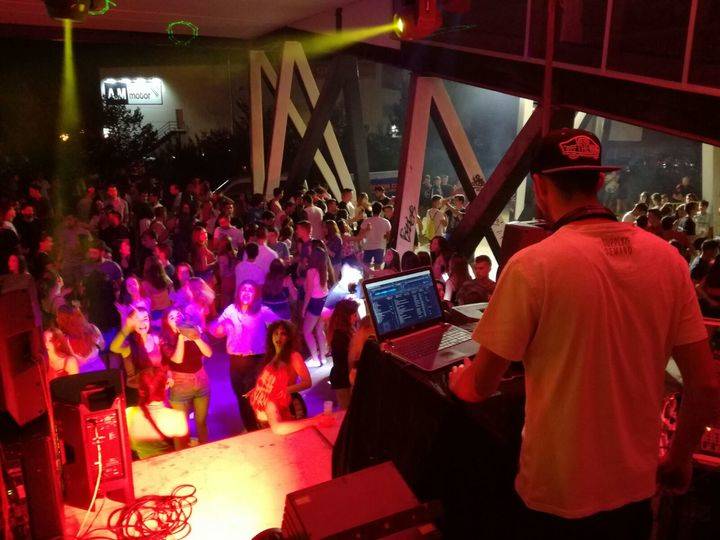 Ambientazo en el fuego de la Noche de San Juan de Cabanillas