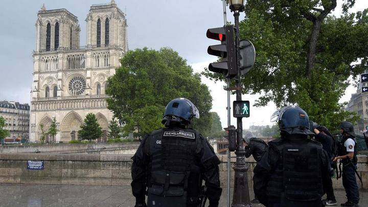 Noventa y dos jubilados de Guadalajara, encerrados en Nôtre Dame de París por el ataque yihadista