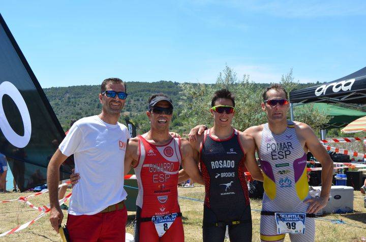 Un “monstruoso” Javier Rosado vuelve a imponerse en el II Acuatlón 'Dani Molina' celebrado en Pareja