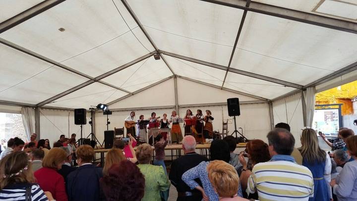 Pareja culmina un viaje al pasado, con mucho futuro, gracias a su Feria Medieval