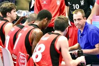 Sergio Vicente ‘Yeyo’ renueva una temporada más como entrenador del Isover Basket Azuqueca