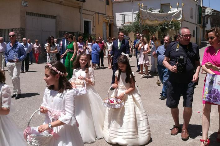 Los yebranos volvieron a volcarse en la celebración del Corpus Christi