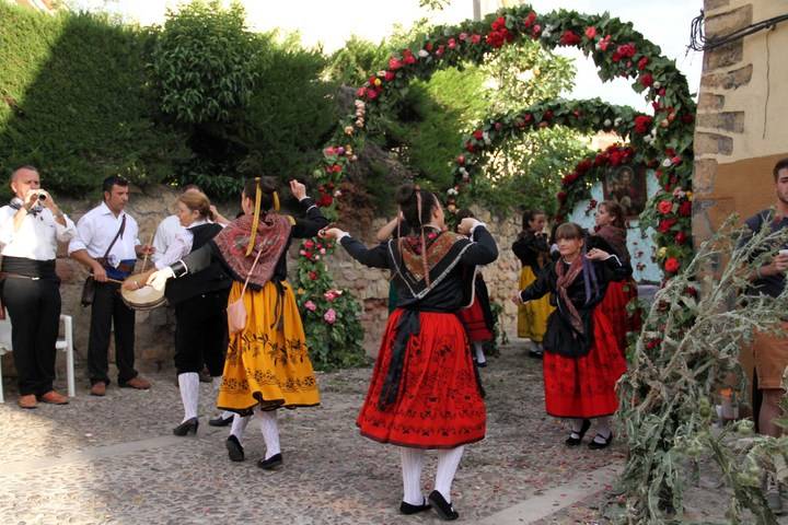 Llegan los Arcos de San Juan, original y ancestral celebración seguntina de la llegada del verano