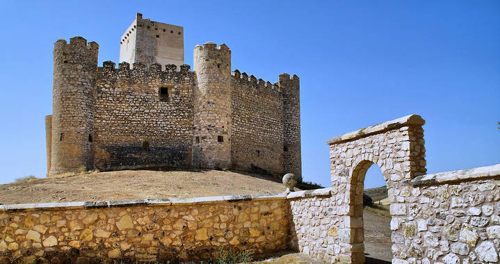 El Castillo de Embid estrenará iluminación exterior el próximo sábado