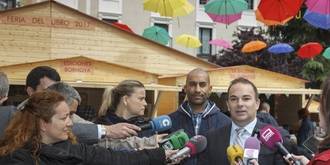 Paraguas de colores cubren desde este jueves la Feria del Libro de Guadalajara