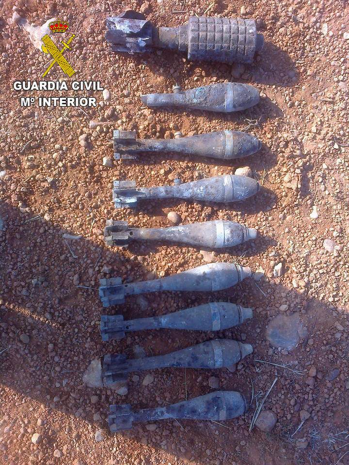 La Guardia Civil desactiva nueve granadas de la Guerra Civil en Las Inviernas