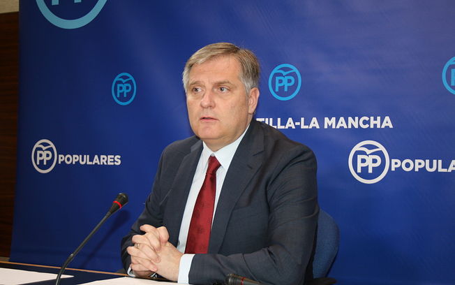 Page permite que un puñado de `podemitas´ decidan el futuro de Castilla-La Mancha