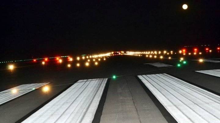 El aeropuerto de Ciudad Real deja operativas las luces de pista para su apertura.. ya solo faltan... los aviones