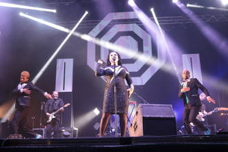 María Olvido Gara Jova, o sea Alaska, o sea Fangoria gustó y encandiló a miles de guadalajareños este Viernes de Ferias