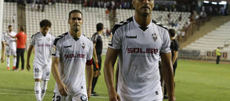 Paseo militar del Córdoba en el Carlos Belmonte ante un Alba despistado (0-3)