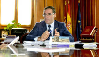 Prieto presenta una querella criminal contra los autores del vídeo de la campaña contra el despido de un bombero