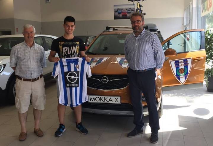 El Hogar Alcarreño presenta a Carbajo, nuevo fichale del conjunto blanquiazul