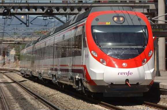 Una persona se lanza a las vías del tren y se producen retrasos en cercanías de Guadalalajara