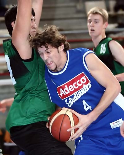 El ala pivot madrileño Daniel Yusta, cuarto fichaje de Isover Basket Azuqueca 