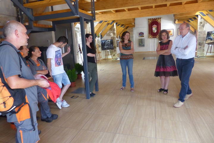 El presidente de la Diputación visita la localidad de Almonacid de Zorita para comprobar el desarrollo del Plan de Empleo