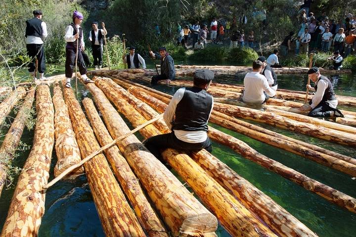 La Diputación de Guadalajara organiza en Taravilla una exposición sobre José Luis Sampedro
