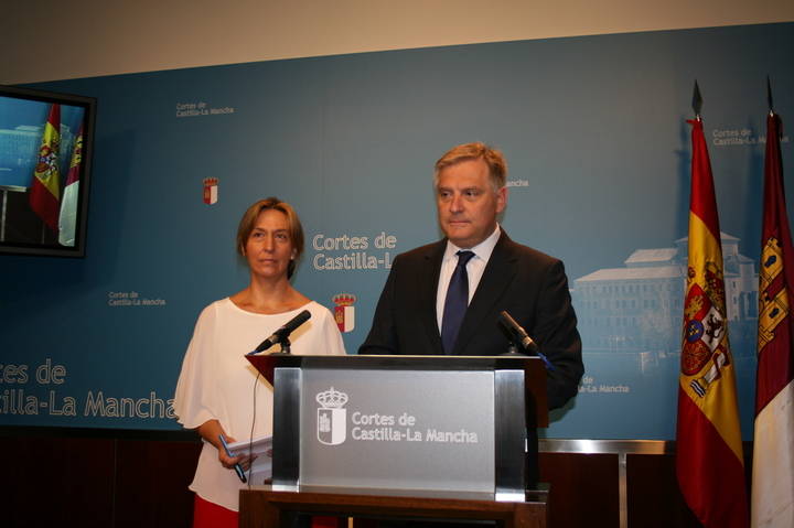 PP denuncia que los presupuestos “son falsos y lo único que garantizan son más asesores para Page y Podemos”