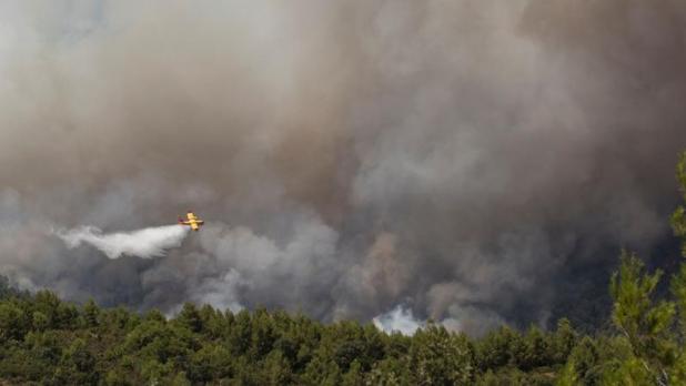 El incendio de Yeste podría llegar a quemar 7.000 hectáreas si se propaga por un barranco cercano