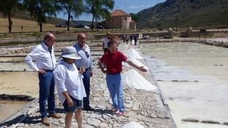 El presidente la de Diputación destaca la importancia de la explotación de las Salinas de San Juan