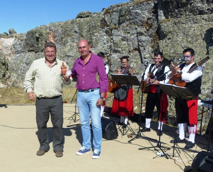 El presidente de la Diputación asiste a la tradicional romería del Alto Rey