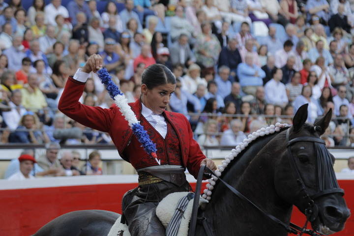Pablo Hermoso de Mendoza, Andy Cartagena y Lea Vicens, los tres a hombros en Feria de Ciudad Real