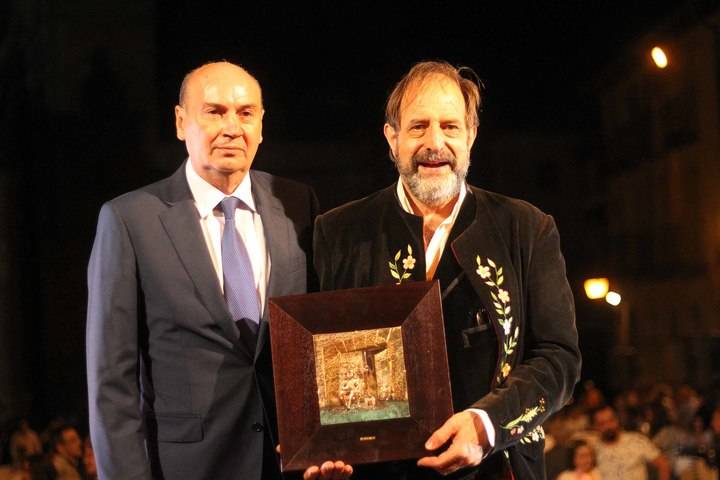El botero y tamborilero Carlos Blasco pregonó anoche las Fiestas de San Roque de Sigüenza