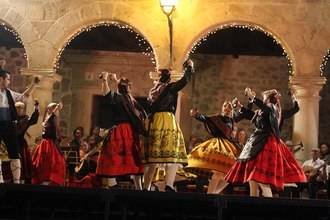 La ciudad de Sigüenza rinde homenaje a la Rondalla Seguntina