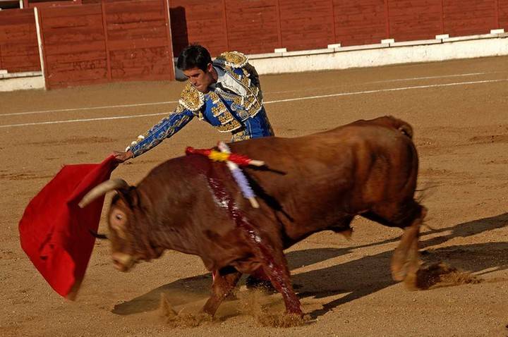 Mario Palacios y Alejandro Gardel salen a hombros de las Cruces de Sigüenza