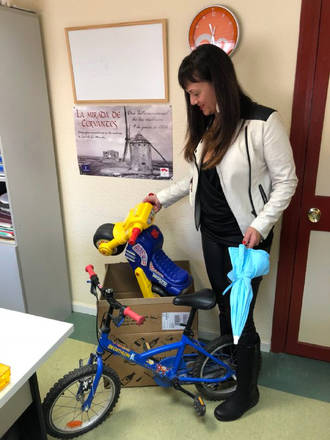 Ciudadanos Azuqueca pone en marcha una recogida solidaria de juguetes, alimentos y ropa