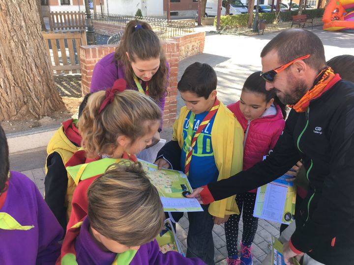 Más de 160 orientadores difrutaron por las calles de Alovera