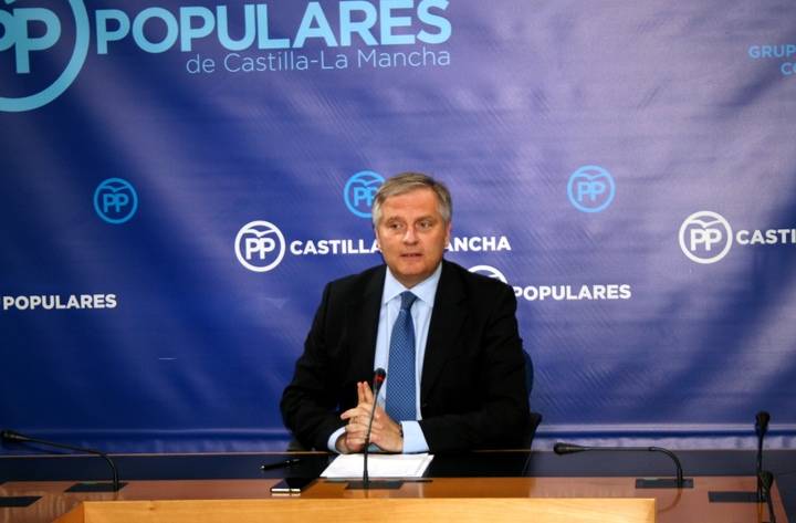 “La mayor traición de Page a Castilla-La Mancha es mantener a su vicepresidente a favor del referéndum ilegal de Cataluña”