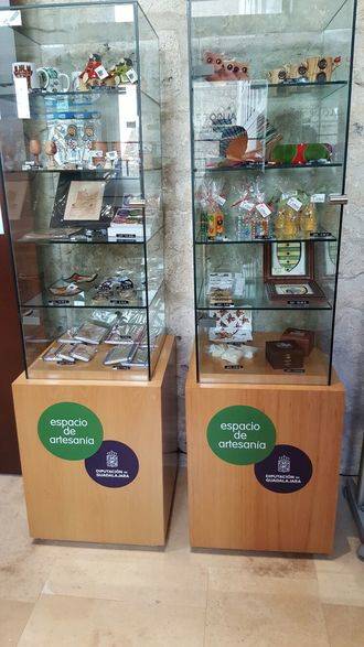 Excelente acogida de los productos artesanos puestos a la venta en el castillo de Torija