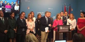 El PP abandona en bloque el Pleno de las Cortes regionales tras quitar Vaquero la palabra a Guarinos