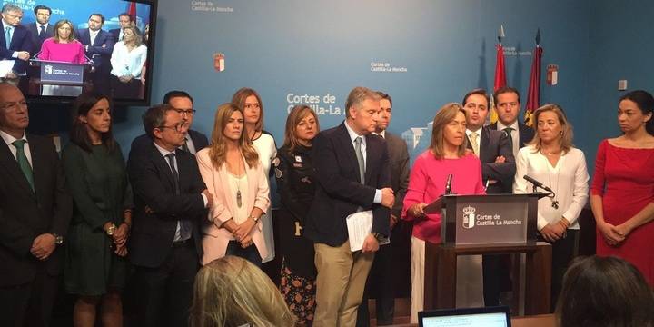 El PP abandona en bloque el Pleno de las Cortes regionales tras quitar Vaquero la palabra a Guarinos