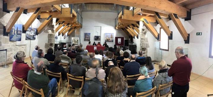 Raquel Fuentes presentó en Almonacid de Zorita su libro ‘Voces del Pasado’