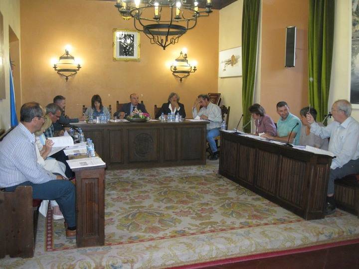 El Ayuntamiento de Sigüenza firma un convenio con la Asamblea Local de Cruz Roja