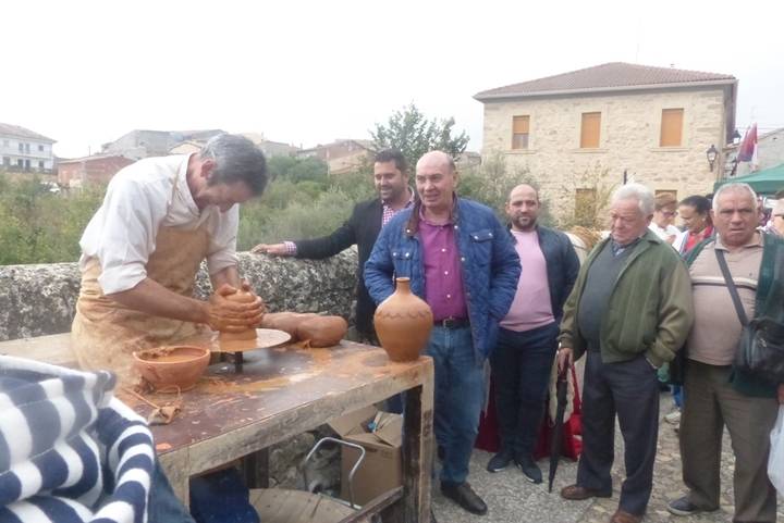El presidente de la Diputación asiste al Día de la Sierra celebrado en La Toba