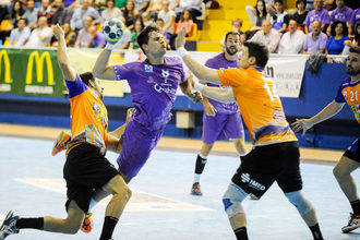 Un lanzamiento desde 7 metros da la victoria...¡en el último segundo! al Quabit (27-28)