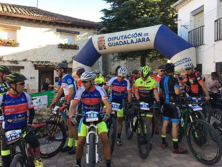 Alejando Gómez se impuso en la prueba de Arbancón del Circuito MTB Diputación