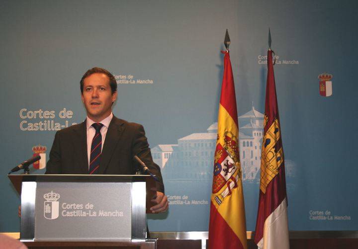 “Los presupuestos consolidan las mentiras y el maquillaje en Sanidad e incrementan los privilegios de Page y Podemos”