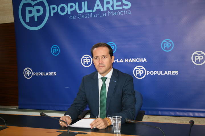 Velázquez denuncia “la grave situación de la Sanidad pública por culpa de la parálisis institucional perpetrada por Page y Podemos”