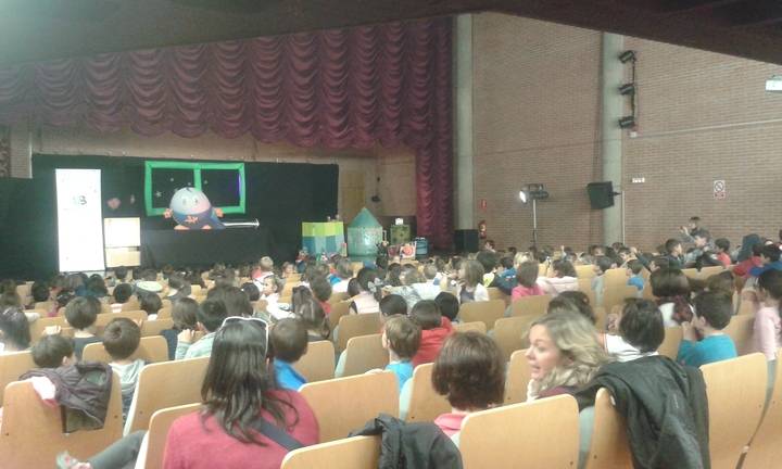 Isabel Nogueroles disfrutó de la representación de “El viaje de Ferru”