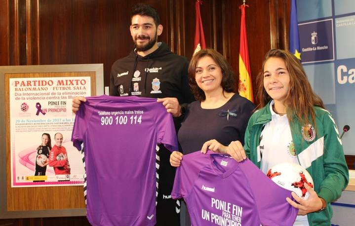 Partido mixto con deportistas del Dínamo y del Balonmano Guadalajara en señal de repulsa a la violencia de género
