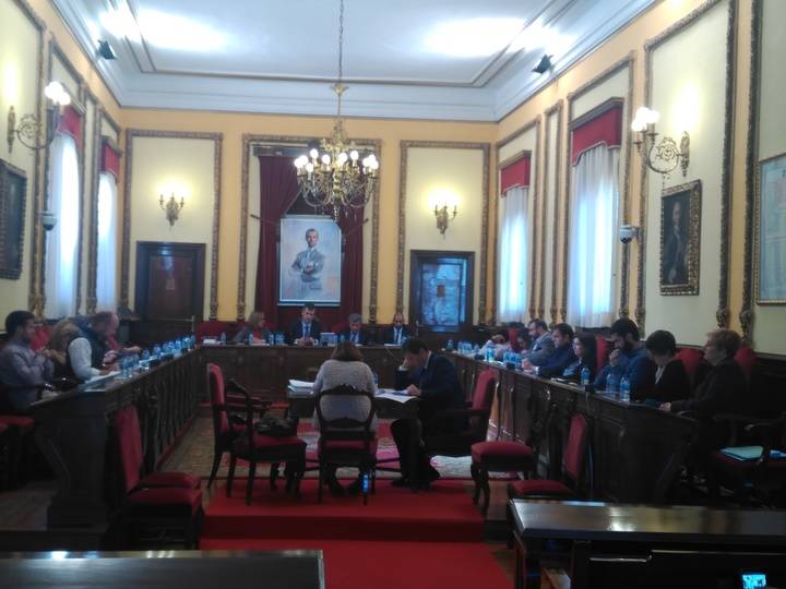 El Ayuntamiento negociará con el Gobierno un plan integral para los Jardines del Infantado a iniciativa de Ahora Guadalajara